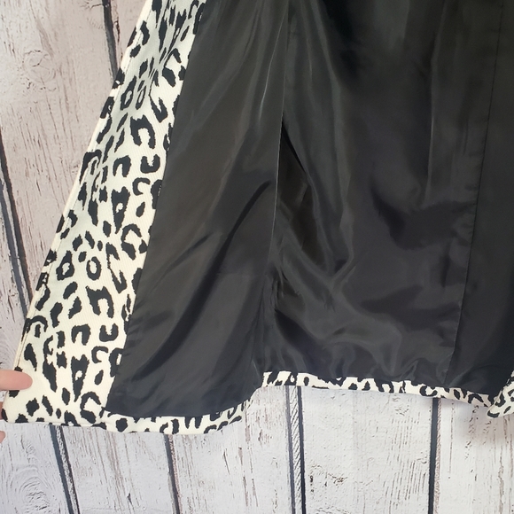 Liz Claiborne coat - Picture 2 of 8